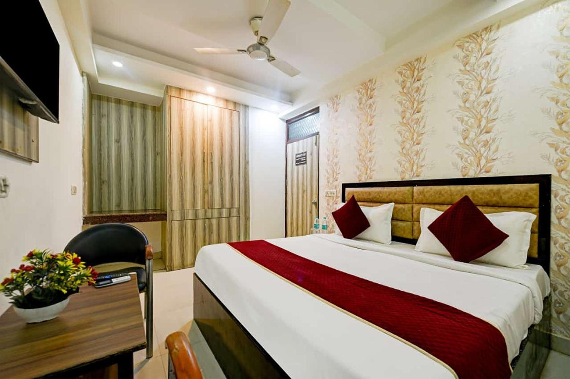 Hotel Lookout Delhi Igi Airport New Delhi